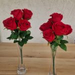 Vase avec fleurs artificielles